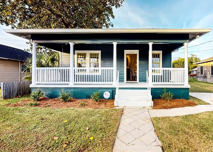 Historic Downtown With High-speed Wifi And Ac - Dogs Okay Holiday home