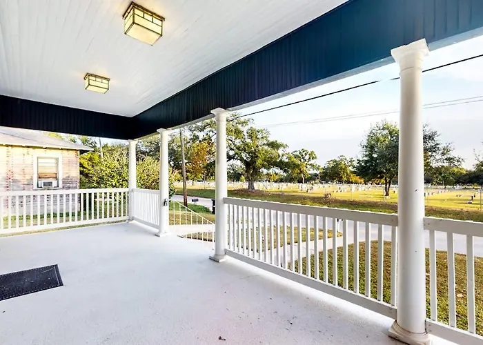Historic Downtown With High-speed Wifi And Ac - Dogs Okay Holiday home *