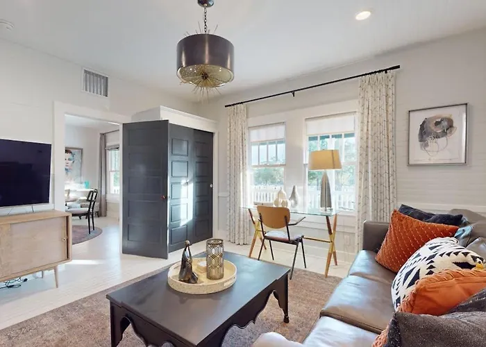 Historic Downtown With High-speed Wifi And Ac - Dogs Okay Holiday home
