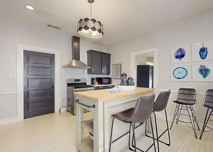 Holiday home Historic Downtown With High-speed Wifi And Ac - Dogs Okay *