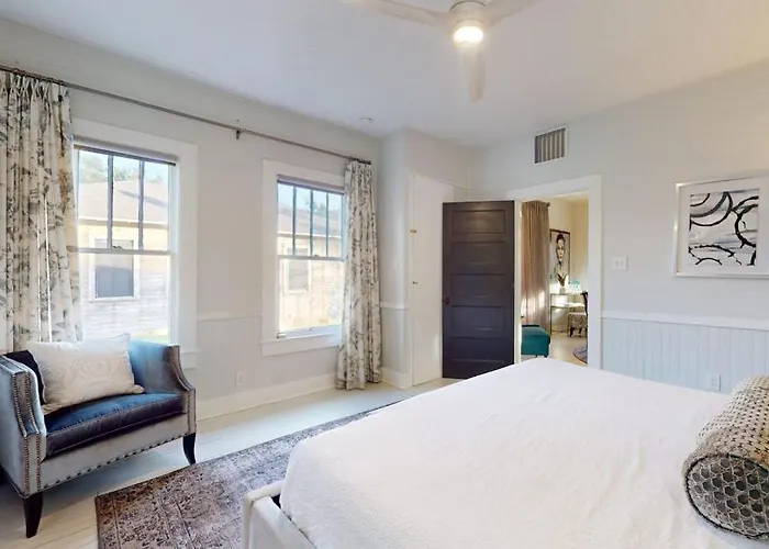 Historic Downtown With High-speed Wifi And Ac - Dogs Okay Holiday home