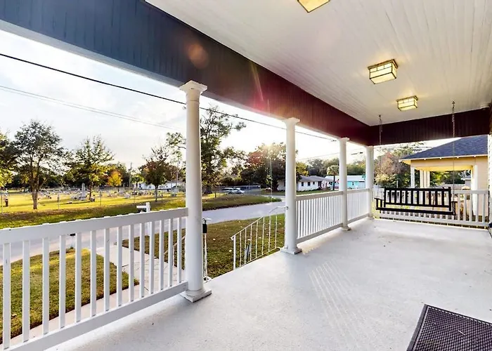 Historic Downtown With High-speed Wifi And Ac - Dogs Okay Holiday home Pensacola